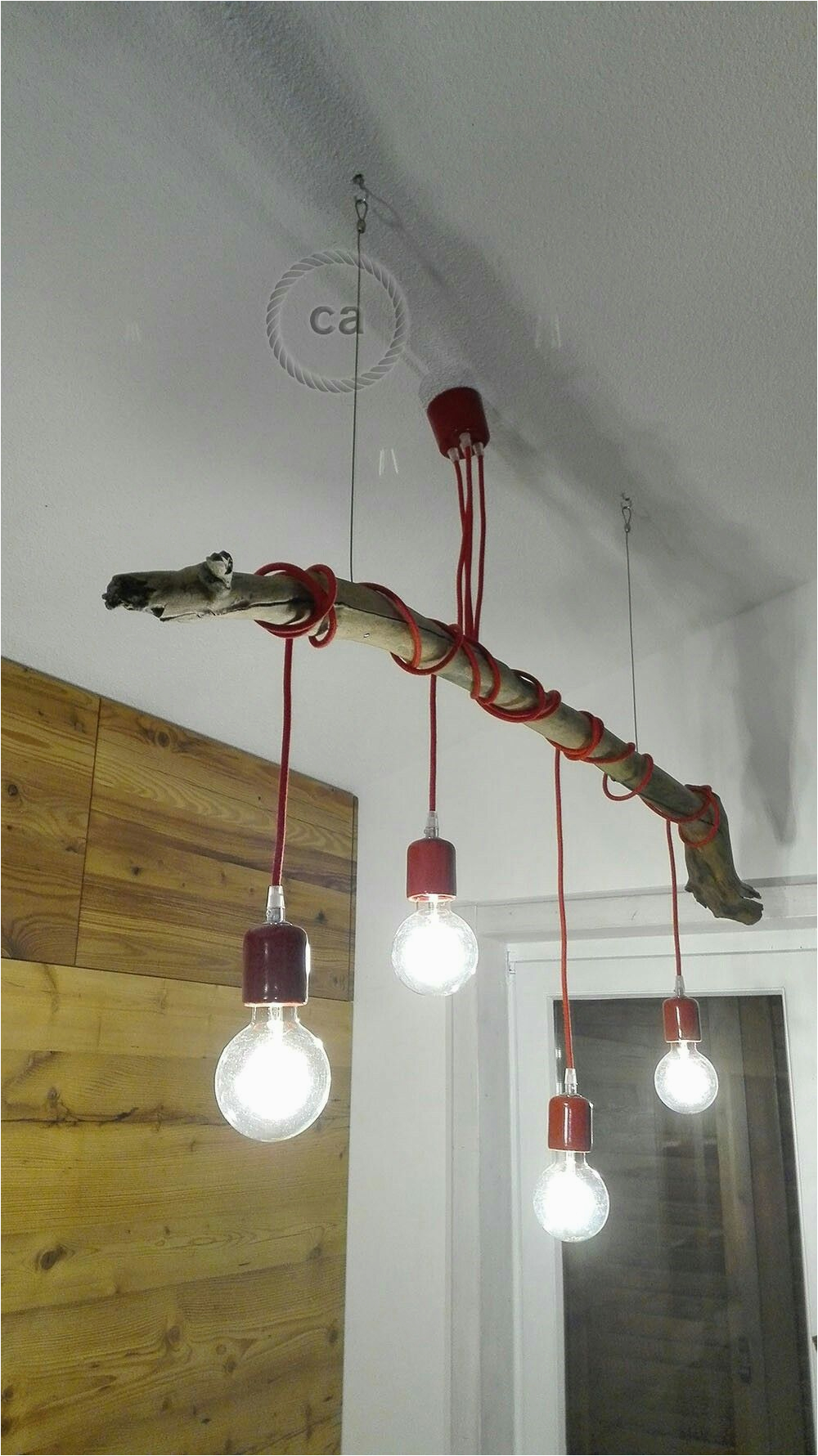 Rote Lampe Im Badezimmer Suspension