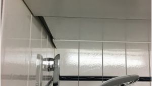 Badezimmer Design Gelsenkirchen Uneinheitliche Beschädigte Decke Im Badezimmer Bild Von