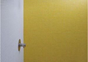 Badezimmer Fliesen Gelb Gelbe Wand Und Boden Der Dusche In Mosaik
