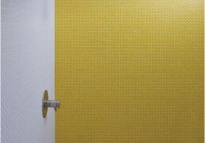 Badezimmer Fliesen Gelb Gelbe Wand Und Boden Der Dusche In Mosaik