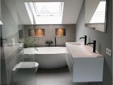Einfache Badezimmer Ideen Einfache Einrichtung Des Bades Im 1 Stock Und Farbenspiel