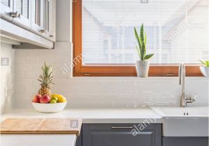 Küche Waschbecken Vor Fenster Küchenarbeitsplatte Ins Fenster