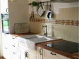 Küche Wasserhahn Leckt Fliesen Im Landhausstil