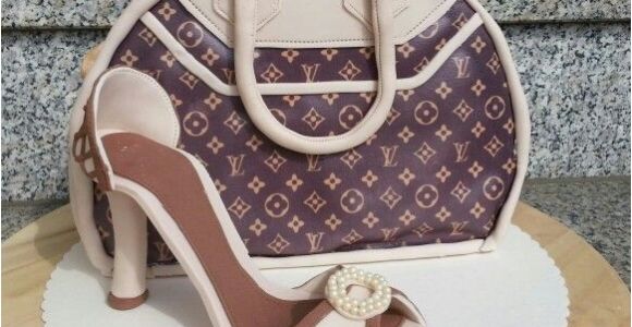 Kuchen and Bag Louis Vuitton Bag Cake and Gumpaste High Heel