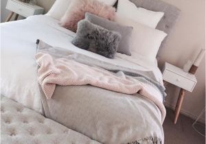 Pinke Schlafzimmer Deko Grey and Pink and Lots Of Layered Textiles In 2020
