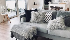 Pinterest Wohnzimmer sofa Die Lammfell Kissenhülle Ella ist Das Kuscheliges Highlight