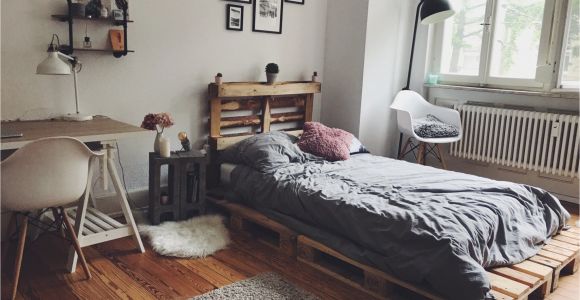 Schlafzimmer Einrichten Inspiration In Sem Wg Zimmer ist Das Selbstgebaute Palettenbett