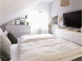 Schlafzimmer Einrichten Mit Viel Stauraum Dachschräge Einrichten Stauraum Und Gestaltung