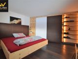 Schlafzimmer Einrichtung Holz Beleuchtung Licht Schlafen Schlafzimmer Bett Holz