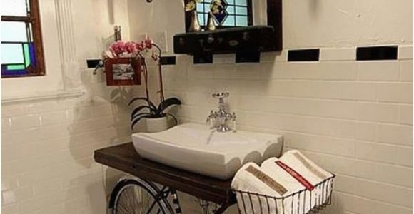 Vintage Badezimmer Deko Upcycling Konzept Mit Fahrrad Vintage Badezimmer Waschbecken