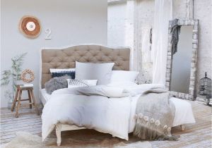 Vintage Schlafzimmer Ideen Bett Weiß Im Vintage Look Für Einen Luftig Stylischen